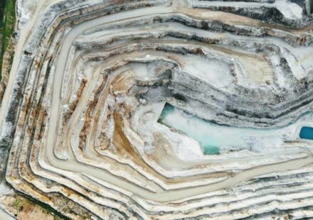 EU Considers Buying Stakes in Australian Critical Minerals Projects