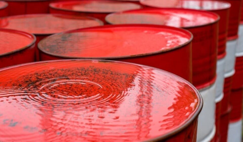 API Reports Sizeable Crude Oil Build