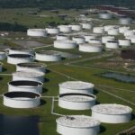 US Crude Oil Inventories Continue to Fall Despite Glut Narrative