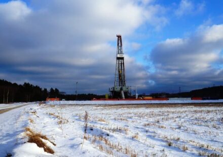 U.S. Upstream Oil & Gas Dealmaking Falls Again Amid Low Oil Prices