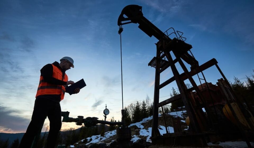 SLB Exceeds Profit Expectations on Strong North American Demand