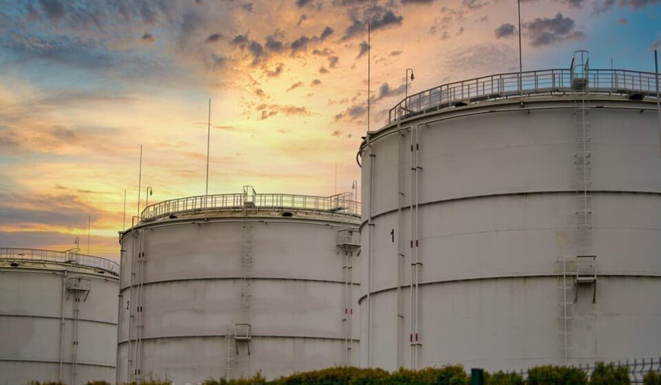 China to Build 11 New Oil Storage Sites in 2 Years