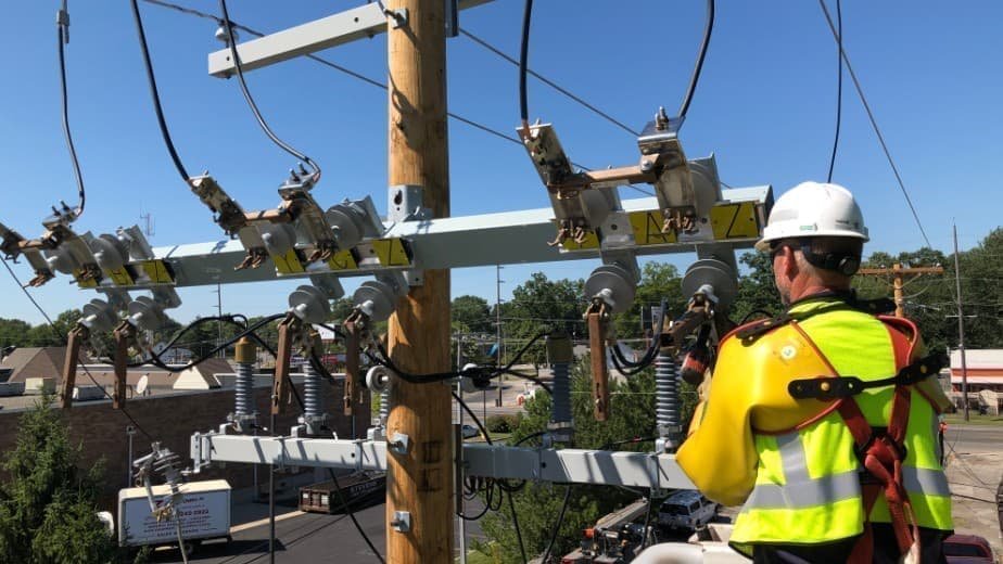PG&E Launches $73B California Grid Plan to Feed Starving AI