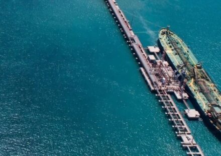 U.S. Presses India: Cut Russian Oil Imports or Watch Trade Deal Slip Away