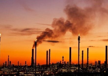 Kuwait Boosts Oil Output Capacity to Decade-High 3.2 Million Bpd
