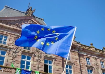 EU Set to Ban Russian LNG Imports Earlier than Planned