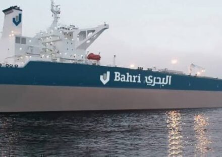 Saudi Crude Sales to China Set for October Jump amid Deep Price Cut