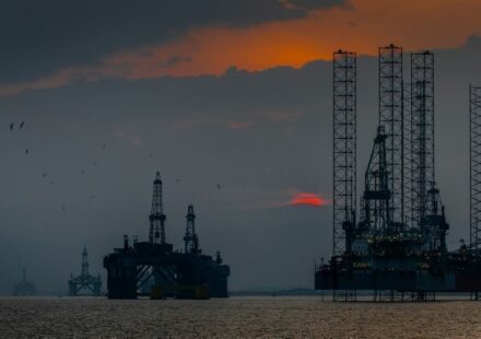 Lloyd’s Reverses Stance on Fossil Fuel Insurance