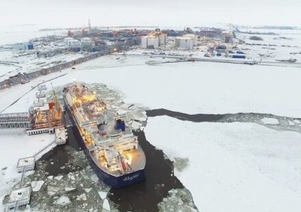 Russia’s Arctic LNG 2 Hits Record Output as Ice Conditions Ease