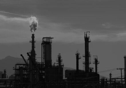 Drone Strike Halts Rosneft Oil Refinery Operations