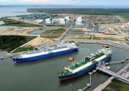 EU Eyes Group LNG Buys To Meet US Commitments