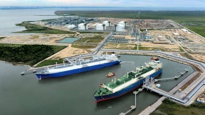 EU Eyes Group LNG Buys To Meet US Commitments