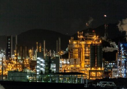 Asian Refiners Pivot to U.S. Crude as Middle East Prices Surge