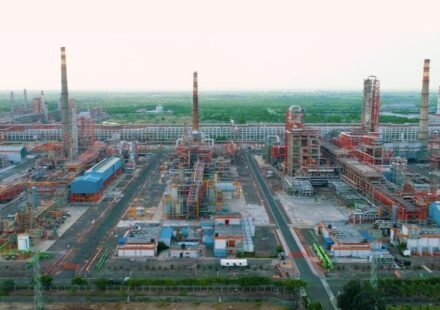 Indian Refiners Pause Procurement After Trump Targets Russian Crude Flows