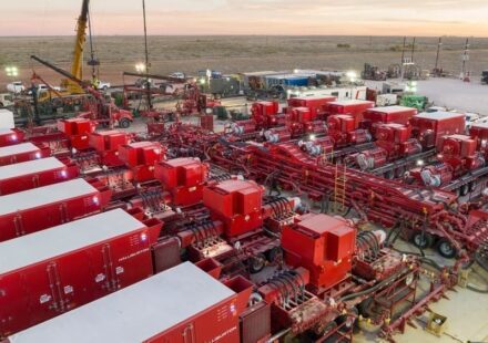 Fracking Giant Halliburton Warns of Softer Oilfield Services Market