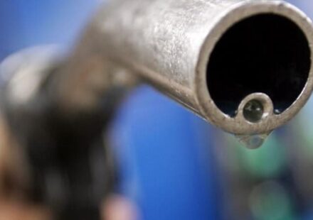 U.S. Gas Prices Dip Ahead of Summer Driving Season