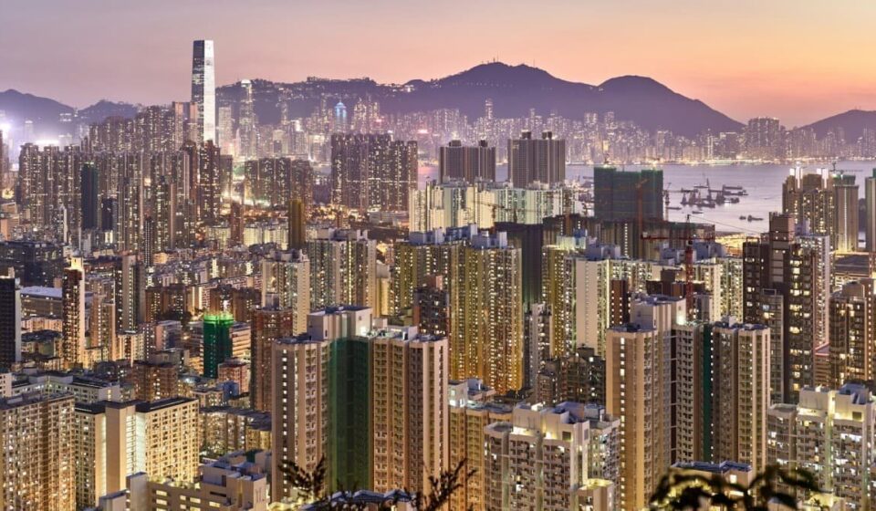 U.S. Warns Hong Kong Banks Over Iran Oil Sales