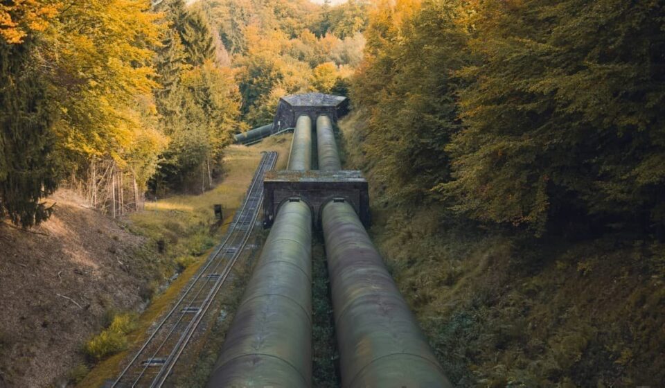 Canadian Prime Minister Carney Signals Support for New Pipeline