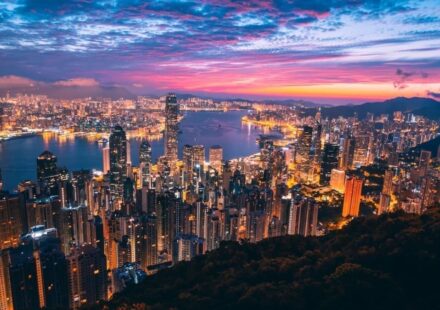 EV Battery Giant Eyes $4 Billion in Hong Kong Share Issue