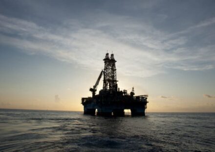 Reuters Survey Shows OPEC Output Down 110,000 Bpd in March