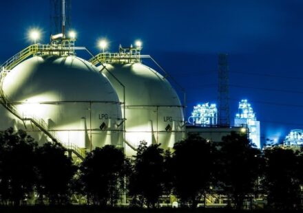 U.S. Natural Gas Prices Surge On record Export Flows