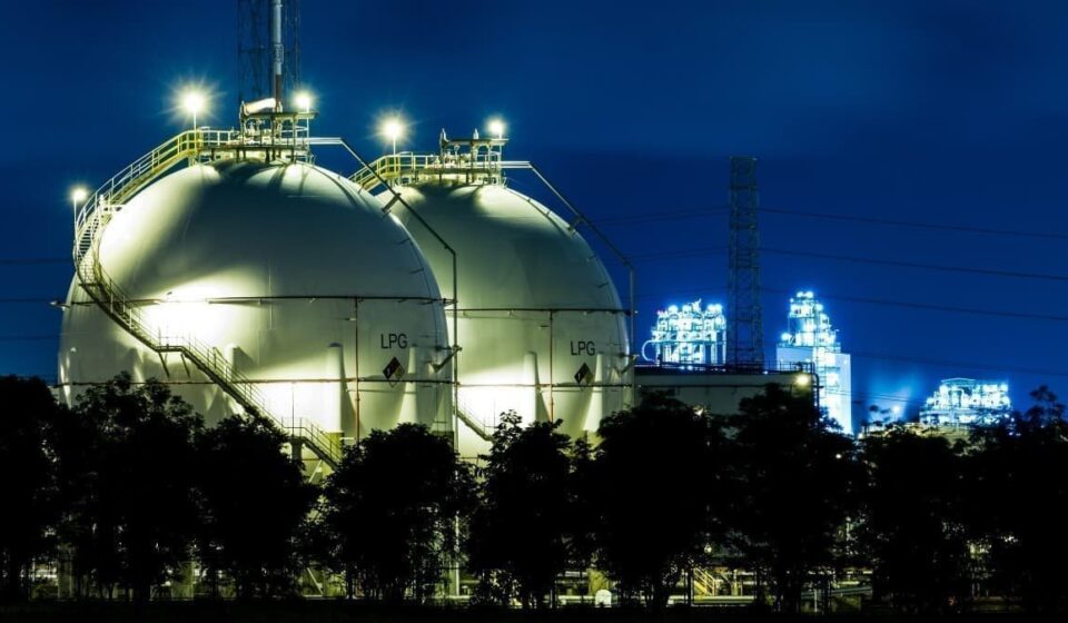 U.S. Natural Gas Prices Surge On record Export Flows