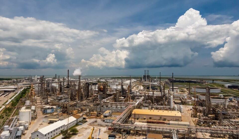 U.S. Refiner HF Sinclair Swings To Loss as Margins Shrink