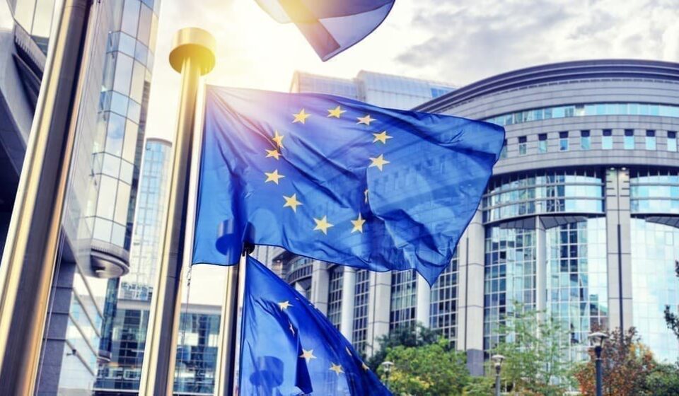 Hungarian Official Calls for Debate on EU Sanctions Against Russia