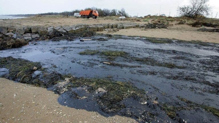 Officials Declare Emergency As Oil Spill Reaches Crimea