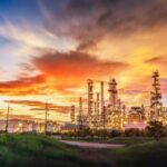 Oil Prices Set to Start the Year With a Weekly Gain