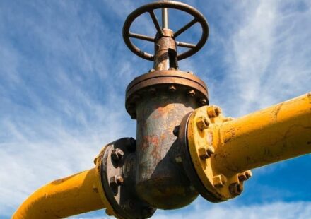 Syrian Oil Supply Crisis Deepens as Iraq Cuts Exports