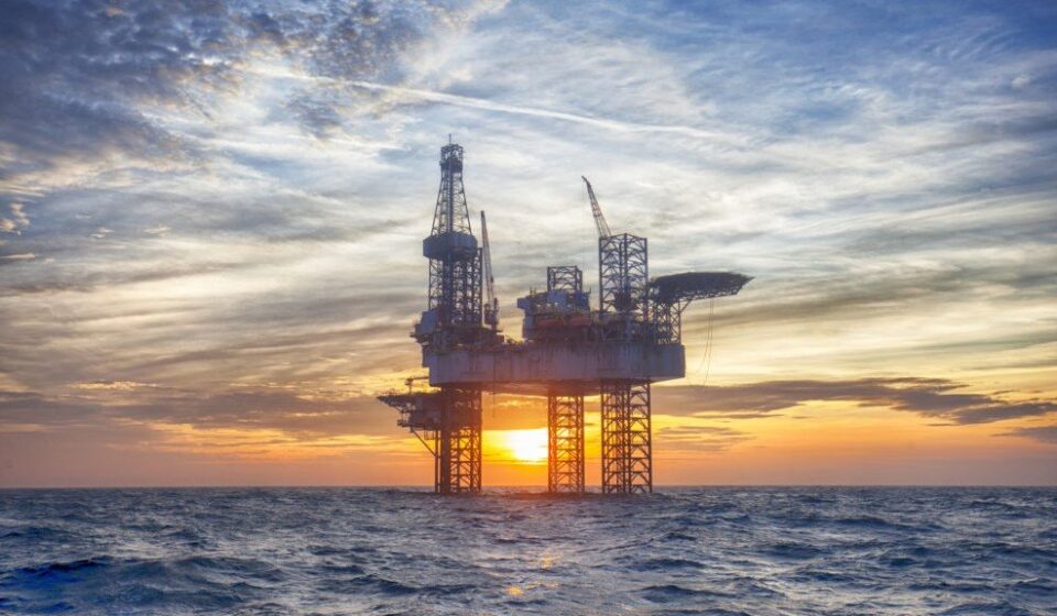 US Crude Oil, Gasoline Inventories Still Falling