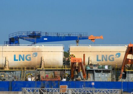 Pakistan LNG Seeks Emergency Cargo After Weekend Hormuz Flare-Up