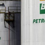 Бразильская Petrobras снижает цены на дизельное топливо и приостанавливает скидки
