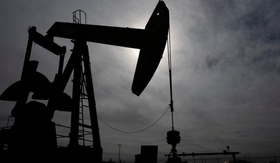 Добыча нефти в США выросла до рекордного уровня в апреле, сообщает EIA