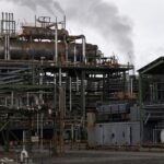 Крупнейший нефтеперерабатывающий завод Нигерии впервые импортирует нефть из ОАЭ, говорят трейдеры