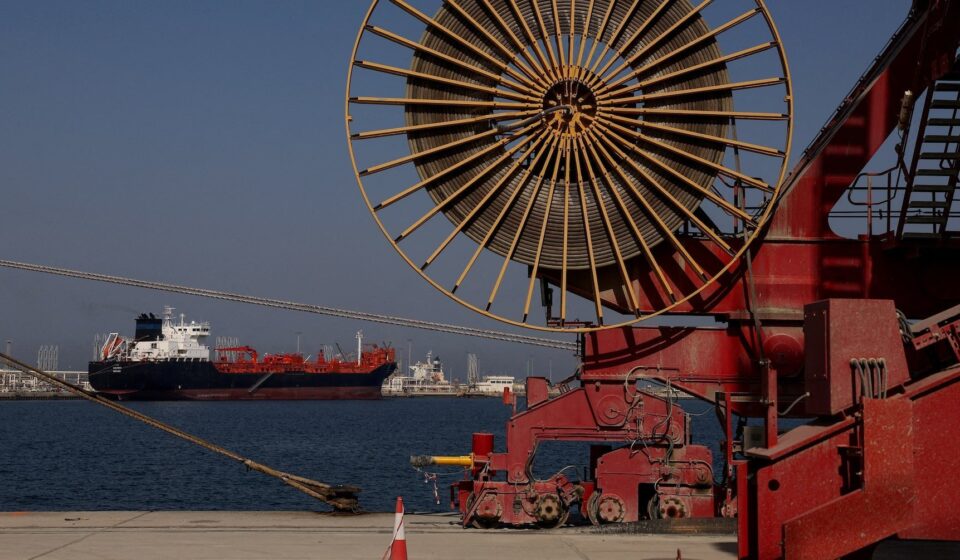Экспорт нефти из ОАЭ достиг рекордных объемов после выхода из ОПЕК, показывают данные отслеживания судов