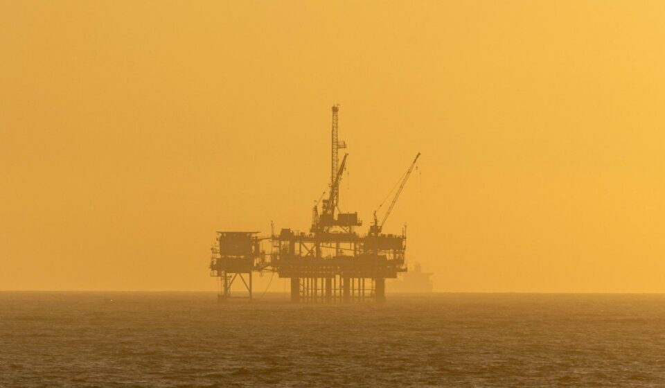 Chevron Strikes Oil and Gas Offshore Angola in Major Discovery
