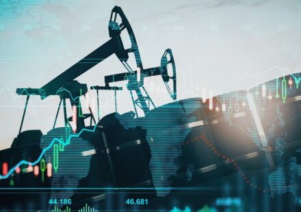 Oil Prices Slide 2% as Markets Brace for Bessent’s ‘Economic D-Day’