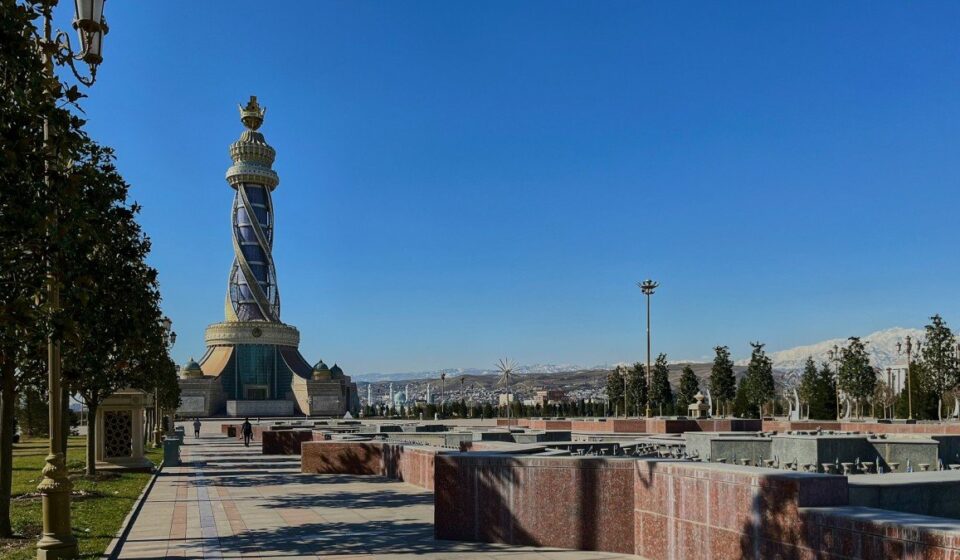 Tajikistan Turns to Iran for Oil as Russian Fuel Supply Collapses
