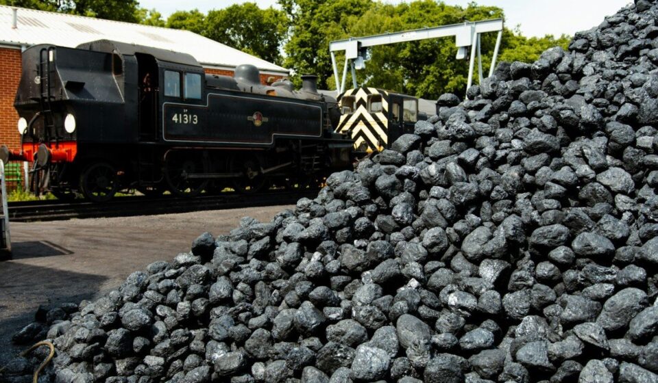Coking Coal Prices Surge 25%, Squeezing India's Steelmakers