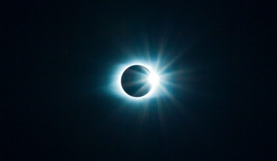 UK Warns of Tighter Power Margins During Eclipse