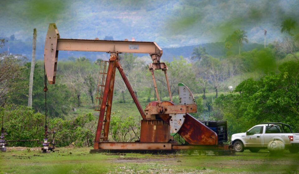Аналитики повысили прогнозы цен на нефть марок Brent и WTI на 2026 год.