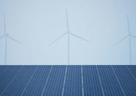 India Plans Mandatory Battery Storage at Solar and Wind Projects