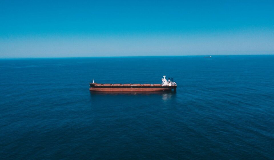 Hormuz Shipping Slumps as U.S.-Iran Strikes Rattle Oil Markets