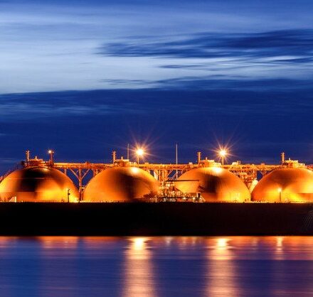 Asian LNG Prices Surge Past $30 as Middle East Shipping Risks Escalate