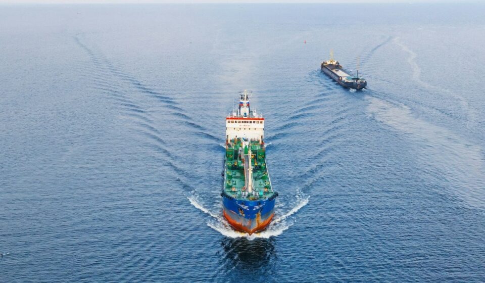 Oil Jumps 2% as Saudi Attacks and Tanker Strikes Revive Hormuz Fears