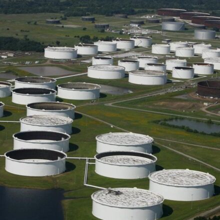 API: Crude, Product Inventories Continue to Draw