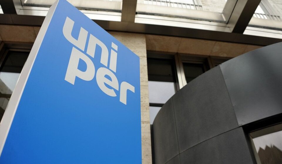 Apollo Joins $11.5 Billion Race for German Gas Giant Uniper