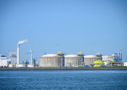 WTI Sinks Nearly 4% as EU Weighs Emergency Stockpile Release